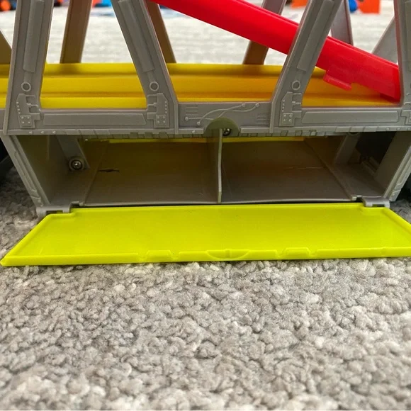 Matchbox Mattel MBX Transporter hauler with cars plastic - Picture 6 of 9